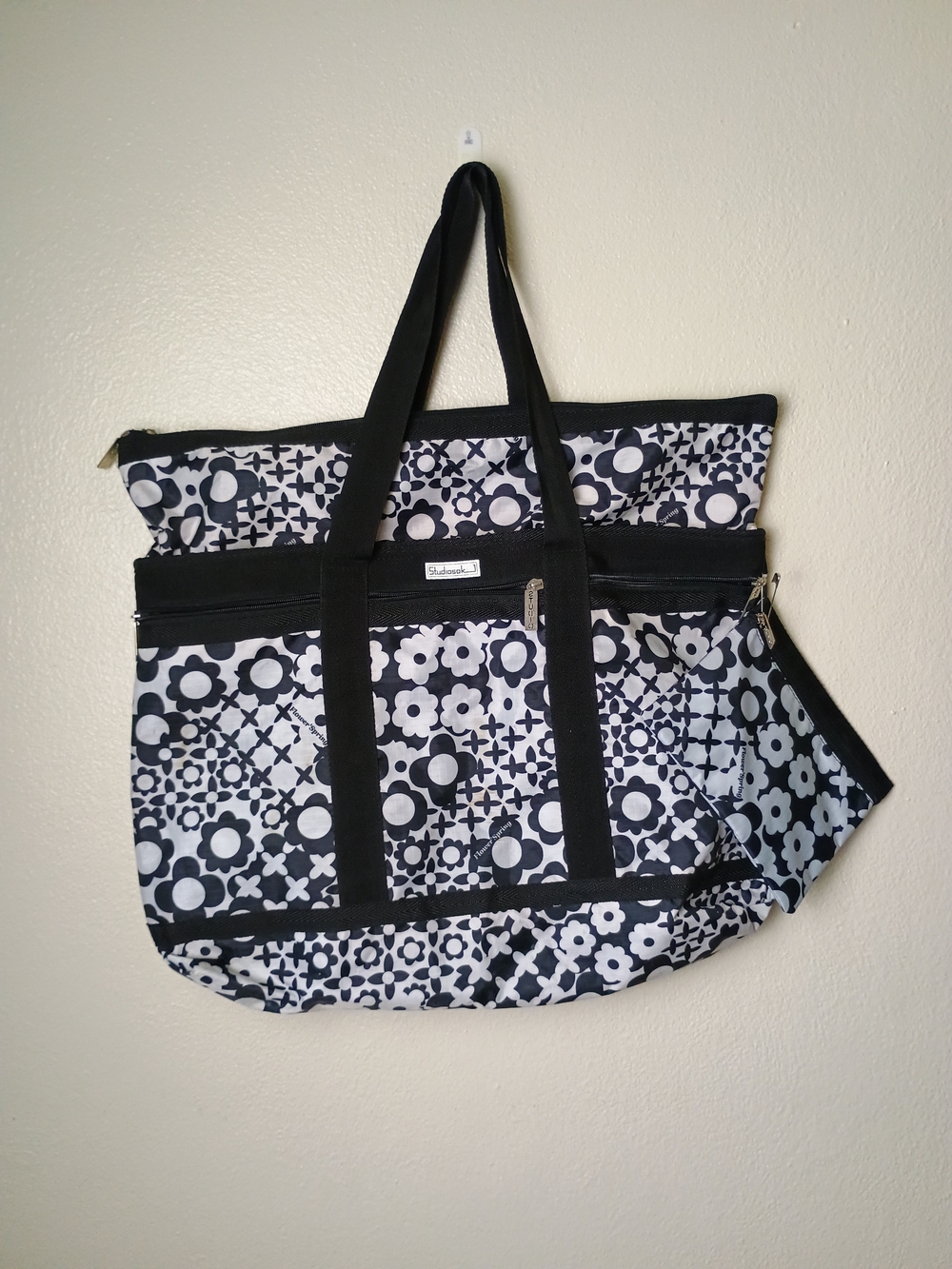 Braciano Geo Mosaic Print Flower'Spring Black & White Travel Nylon Tote